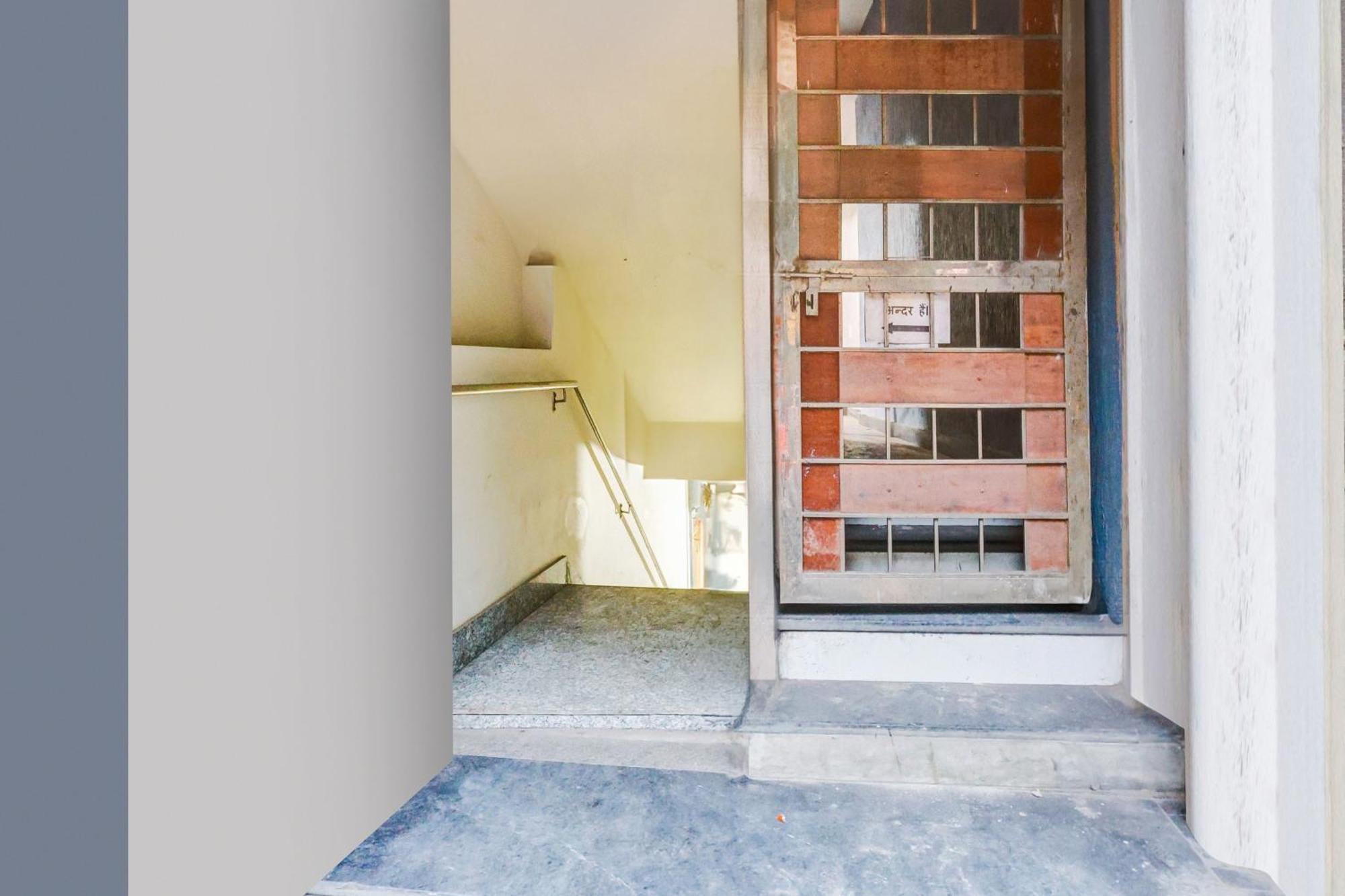 Hotel O Hari Nagar Ashram Yeni Delhi Dış mekan fotoğraf